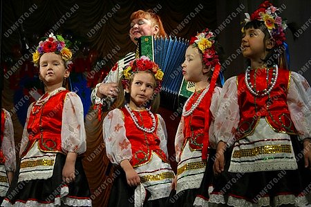национальность,украинцы,костюм,дети,украинское общество Громада