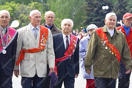 парад,шествие,старики,пенсионер