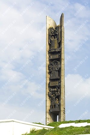 город Ижевск,монумент Дружбы народов,стелла,лыжи Кулаковой,памятник,достопримечательность