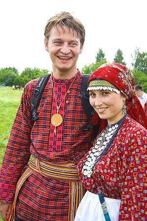 гербер,традиция,обычай,национальность,удмурты,национальный костюм,влюбленная пара,влюбленные,двое