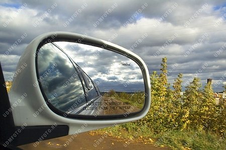 автомобиль,зеркало,времена года,золотая осень,отражение,туча,облако,небо