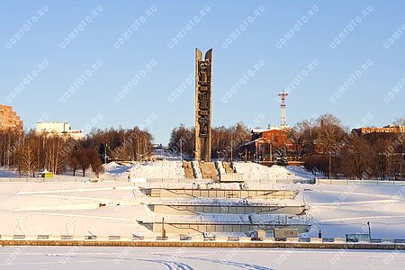 город Ижевск,памятник,лыжи Кулаковой,стелла,монумент Дружбы народов,достопримечательность