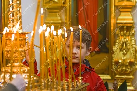 церковь,пасха,дети,свеча,религия,христианство,Свято-Михайловский собор
