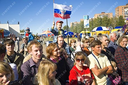 250 лет городу Ижевск,шествие,демонстрация,флаг,толпа,зритель,дети,парад 4 сентября 2010 год