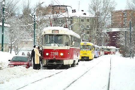 трамвай,общественный транспорт,снежный завал