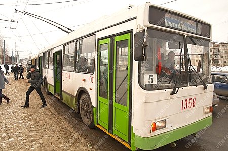 город Ижевск,общественный транспорт,тролейбус,пассажир