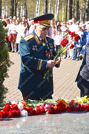 9 мая,день победы 2011,возложение цветов,Калашников