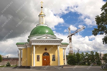 город Ижевск,церковь,религия,храм,строительный кран