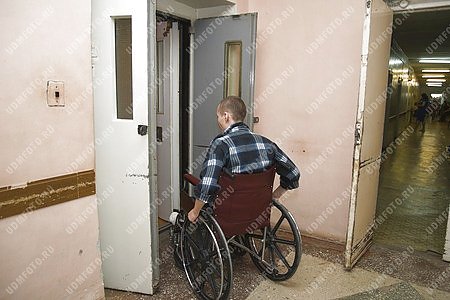 инвалидная коляска,лифт,больница,поликлиника,медицина,пациент
