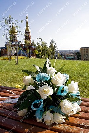 свадьба,букет невесты,город Ижевск,церковь,Казанско-Богородицкий храм