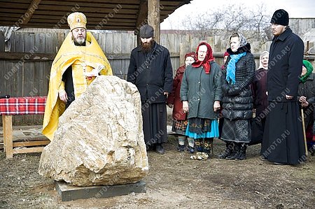 Бурановские бабушки,Конева,село Бураново,поп,священник,закладка камня церкви Святой Троицы