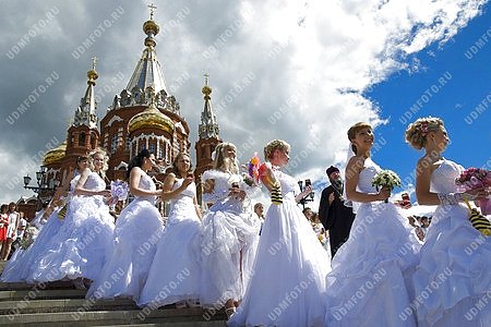 марафон невест,невеста,отец Виктор,священник,девушка