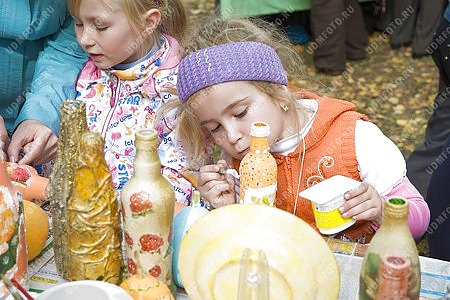 праздник рыжих,рыжий фестиваль,дети,развлечение,оформление,посуда,бутылка