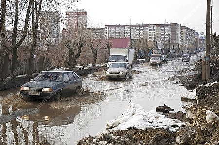 город Ижевск,вода,потоп,паводок,вода,автомобиль,транспорт,весна,дорога
